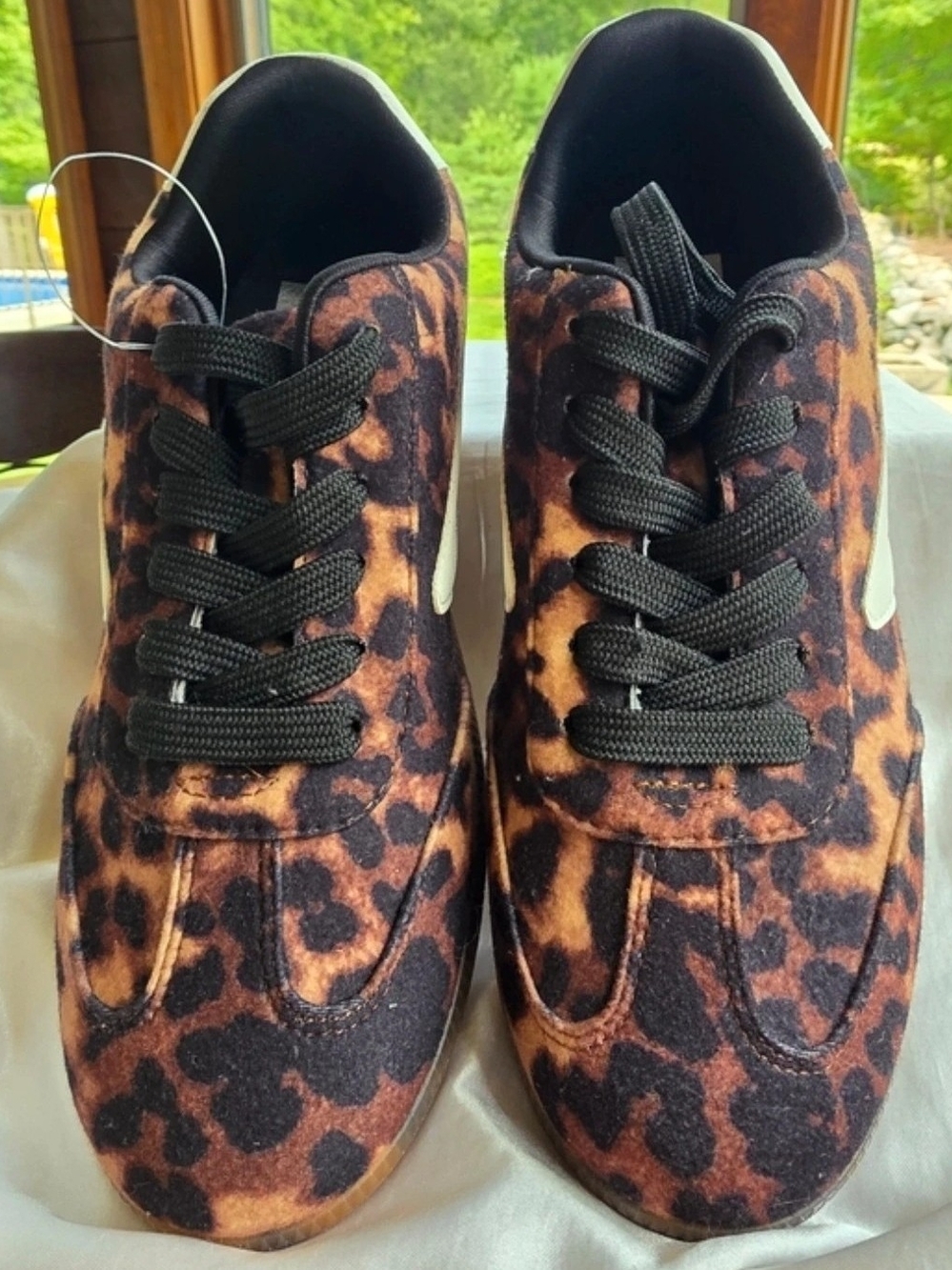🎄Dolce Vita Leopard-Print Low-Top Sneakers in Brown and Black Size 6.5
